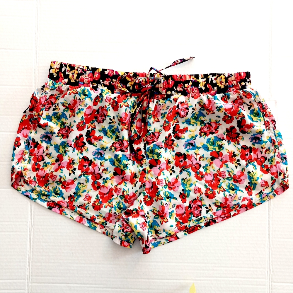 Harmony + Havoc white floral shorts size XL NWT